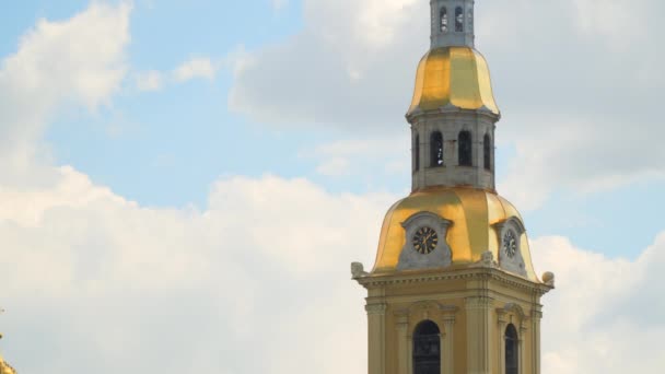 Klocka på tornet av Peter och Paul Fortress — Stockvideo