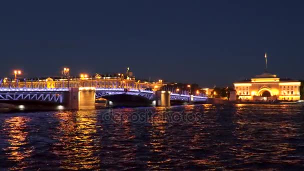 Palace Bridge Vindbrygga Över Floden Neva Tid Petersburg Kvällen — Stockvideo