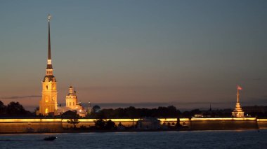 Gece Peter ve Paul Kalesi