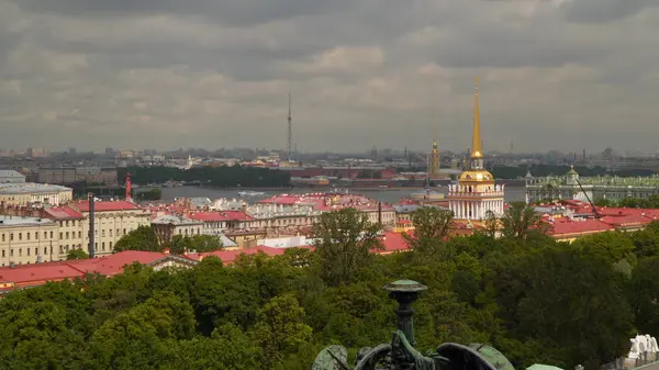 View of historic center from the colonnade of St. Isaac 's Cathedral — стоковое фото