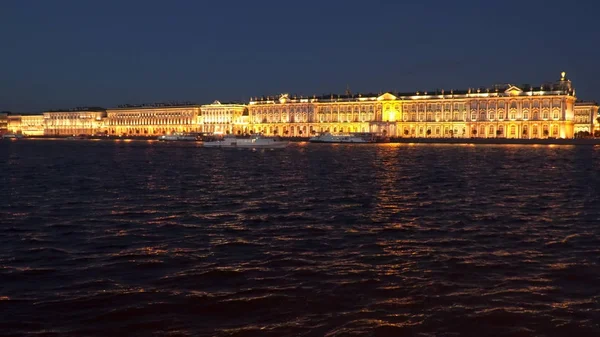 The Palace Embankment. Ermida. Boa noite. — Fotografia de Stock