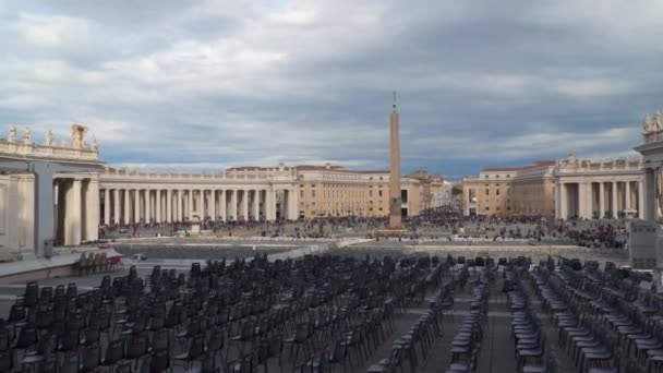 Plac Świętego Piotra Jest Duża Plaza Znajduje Się Naprzeciwko Bazyliki — Wideo stockowe