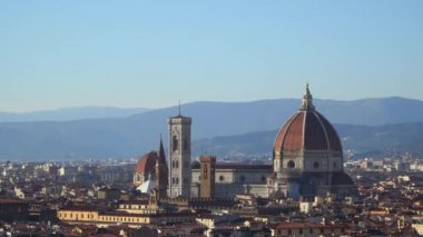 Cattedrale di Santa Maria del Fiore. Michelangelo tepesi üzerinden Katedrali.