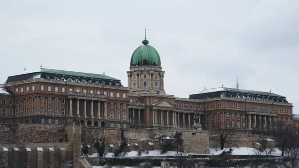 A homlokzat, a királyi palota, Budapest — Stock Fotó