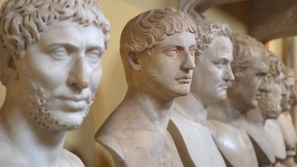 意大利罗马 2018年3月21日 梵蒂冈博物馆古罗马大理石头像雕塑 — 图库视频影像