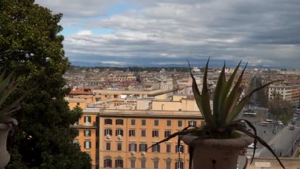 Uitzicht Vanuit Het Raam Naar Straten Van Rome — Stockvideo