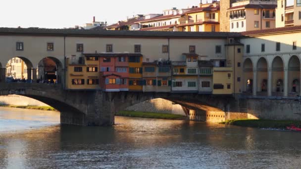 Starożytny Most Ponte Vecchio Florencji Nazwie Nad Rzeką Arno — Wideo stockowe