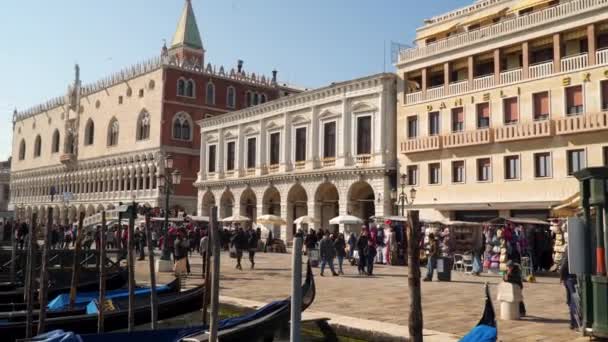 Venedig Italien Mars 2018 Riva Degli Schiavoni Waterfront Venedig — Stockvideo