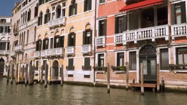 Gebouwen Langs Het Canal Grande Venetië Italië — Stockvideo