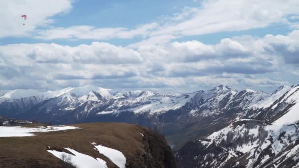Paraglider Flies Mountains Caucasus — Stock Video