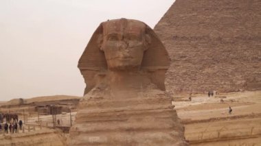 Giza 'daki Nil' in batı kıyısındaki Büyük Sfenks. Dünyanın en eski anıtsal heykeli. Mısır