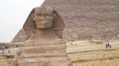 Giza 'daki Nil' in batı kıyısındaki Büyük Sfenks. Dünyanın en eski anıtsal heykeli. Mısır