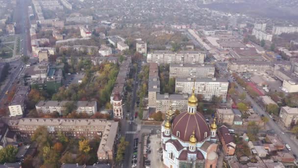 Cúpula Iglesia Ortodoxa Calles Edificios Ciudad Vista Aérea Mariupol Ucrania — Vídeo de stock