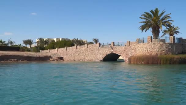 Ponte Sul Canale Gouna Mar Rosso Egitto Vista Una Nave — Video Stock