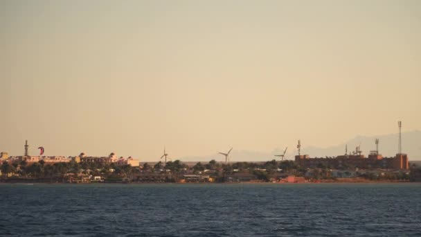 Turbinas Eólicas Costa Mar Vermelho Egito Hora Noite Vista Nave — Vídeo de Stock
