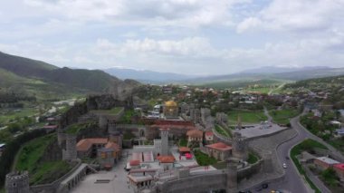Akhaltsikhe, Gürcistan - 6 Mayıs 2019: Aerial view. Rabati Kalesi bir kaledir.
