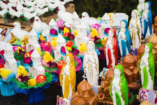 Figures the Virgin Mary. Traditional Easter market in Yerevan. Easter decoration. Retail trade. Souvenirs — Stock Photo, Image
