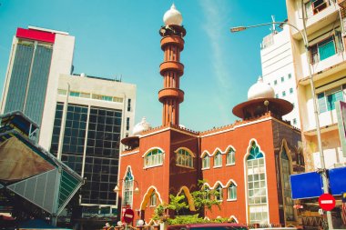 Kuala Lumpur cityscape. Dini ve modern mimarinin. Malezya için seyahat. Camii Mescid Hindistan. Şehir turu. Semt pazarı alanı. Turizm endüstrisi. Bina cephe. Kentsel arka plan