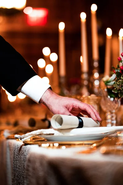 Pranzo Lusso Allestito Una Sala Ballo Elegante Con Posate Dorate — Foto Stock