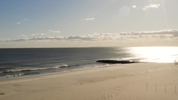 Luchtfoto Van Het Lange Zandstrand Van Het Eiland Met New — Stockvideo