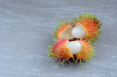 Olgun rambutan meyve yemeye hazır. 