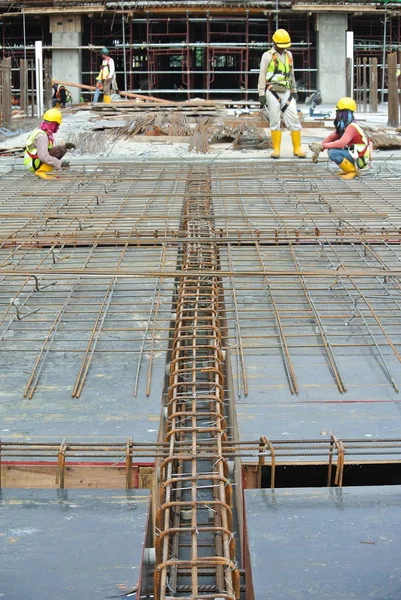 Timber slab form work and fabricated reinforcement bar — Stock Photo, Image