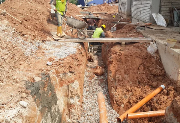 Yeraltı yarar siperleri.