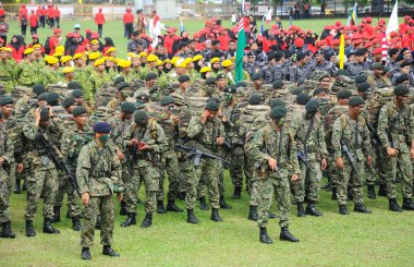  Malezya Kraliyet Malay alayında tam düzgün ve silahlı