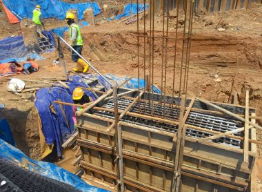 Yığını kap formu iş ile takviye barda