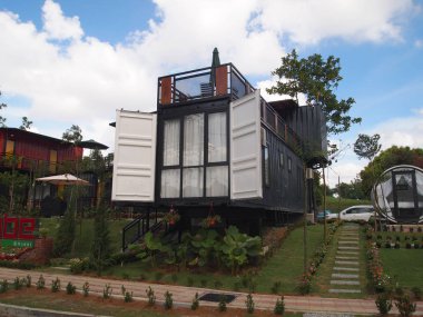 Yapılmış bir ev yenilemek nakliye konteyner.