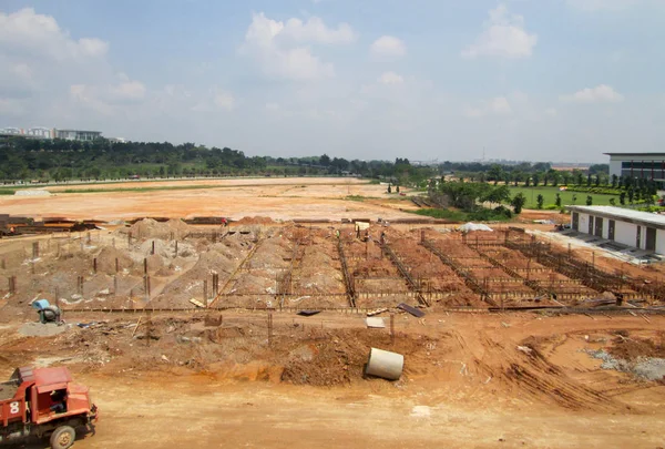 Feixe de aterramento em construção no estaleiro — Fotografia de Stock