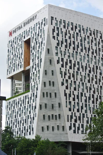 Дизайн фасада здания с узором и цветом — стоковое фото