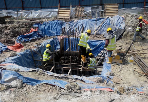 Yığını kap formu iş ile takviye barda