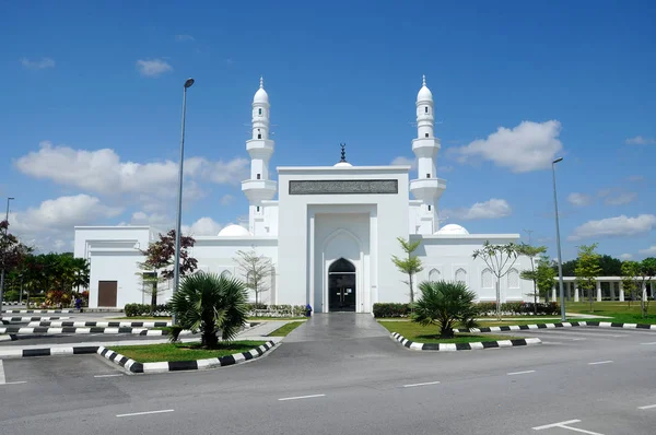 Mesquita Al Hussain em Seremban 2, Negeri Sembilan, Malásia . — Fotografia de Stock
