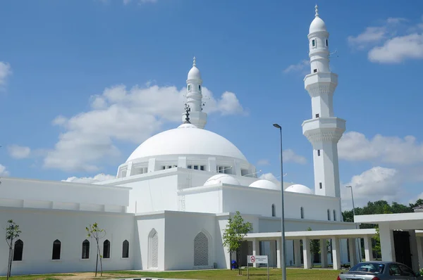 Mesquita Al Hussain em Seremban 2, Negeri Sembilan, Malásia . — Fotografia de Stock