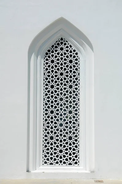 Architektonické detaily a dekorace v mešitě Al Hussain — Stock fotografie