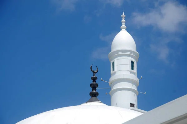 Al Hussain Moskee in Seremban 2, Negeri Sembilan, Maleisië. — Stockfoto