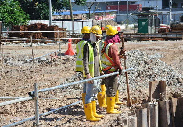 Construction Workers working at construction site — Stock Photo, Image