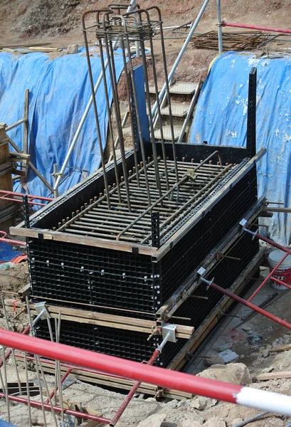 Yığını kap formu iş ile takviye barda