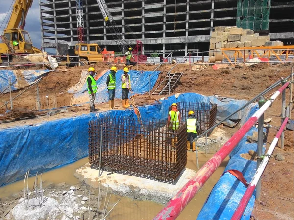 Yığını kap formu iş ile takviye barda