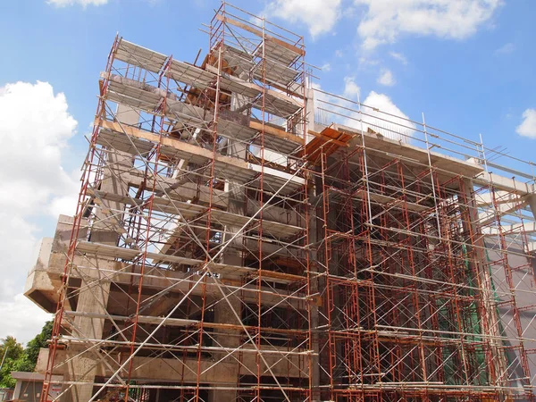 Andamios utilizados como estructura temporal — Foto de Stock