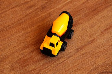 Beton kamyonet oyuncaklar 