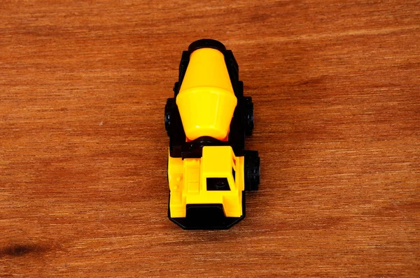 Pequenos brinquedos caminhão de concreto — Fotografia de Stock