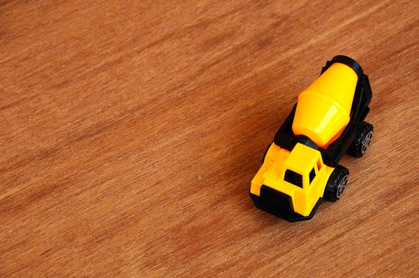 Piccoli giocattoli camion di cemento — Foto Stock