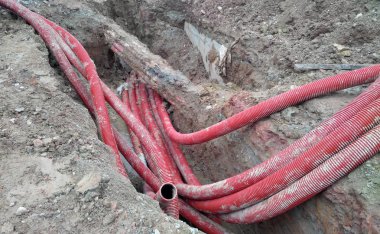  Yeraltı yardımcı programı ve Hizmetleri boru