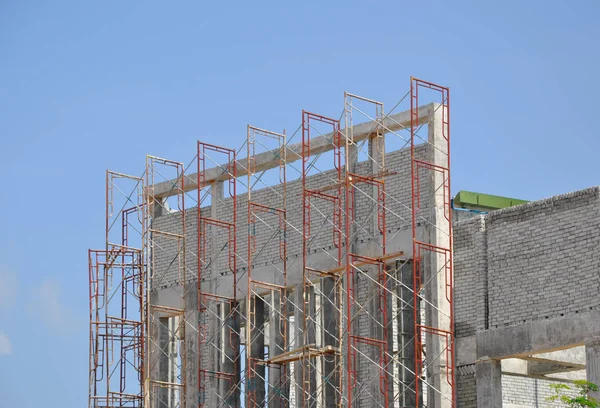 Scaffolding used as the temporary structure at the construction site. — Stock Photo, Image
