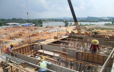  Ahşap formu iş inşaat sahasında imalatı inşaat işçileri