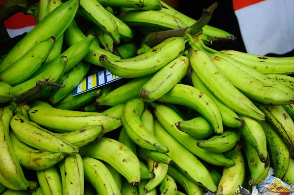 農家で収穫されたバナナ果実. — ストック写真