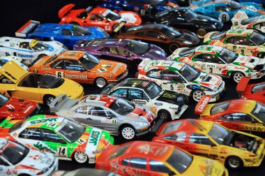 Oyuncaklar ralli ve Nascar araba modeli.   