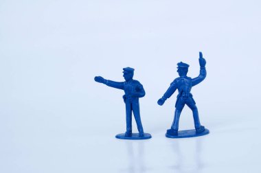 Mavi renk küçük boy oyuncak plastik askerler